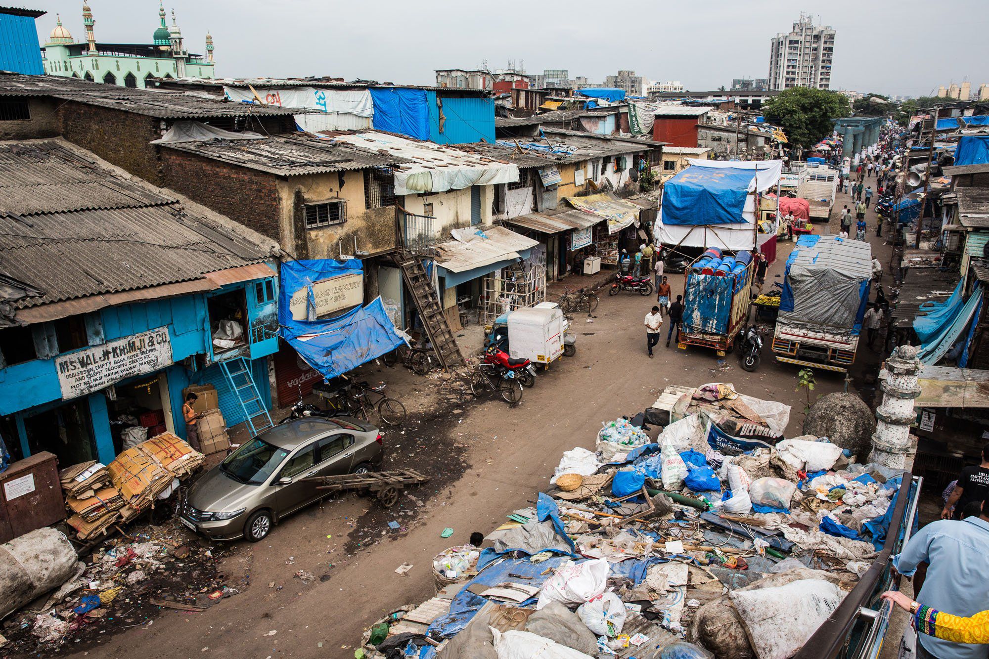 Dharavi busy street
